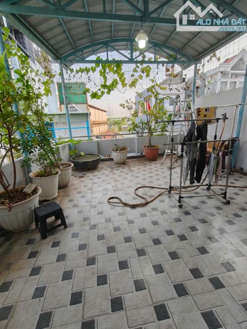 Bán nhà góc 2 MT đường Trần Bình Trọng Q.5 - 5.8x11m - 3 tầng giá chỉ 11.5 tỷ. - 3