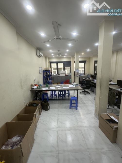 Bán nhà mặt phố Khâm Thiên đống đa phố 2 chiều vỉ hè rộng kinh doanh đỉnh DT 129 m2 x 4 tầ - 3