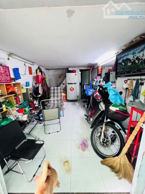 HIỂM NHÀ NHỎ 4 TẦNG - CÔNG VIÊN BÃI SẬY - HƠN 2 TỶ - SHR - DTSD 45M2 - 3PN - 3WC - HXH - 3