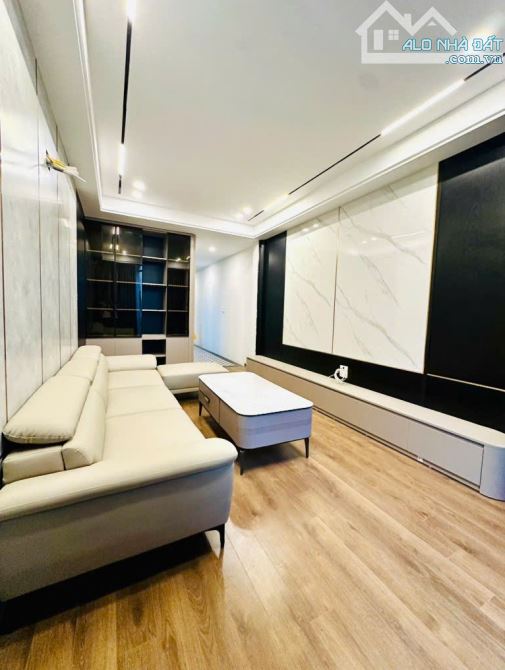 Bán nhà Thạch Bàn, Long Biên 50m2, 6 tầng, thang máy, ô tô vào nhà, ngõ thông, 10.2 tỷ - 3