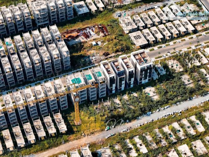 Nhà vườn SOLA bán đảo Ánh Dương The Global City, giá tốt, giai đoạn 1 - 3