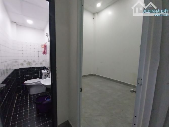 Nhà 1.5 tầng mặt tiền Kinh Doanh đường Đông Hưng Thuận 11, dt 128m2 (5x26),Giá 10.5Tỷ - 3