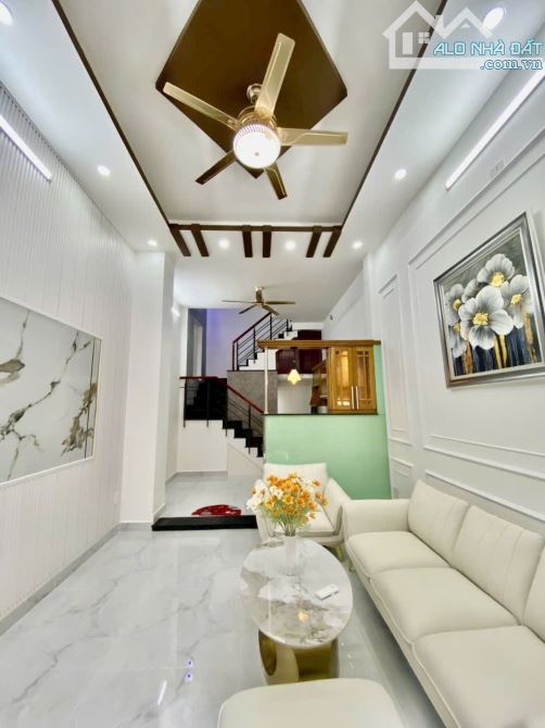 Ngay 3/2 Quận 10-37M2-4 TẦNG- HẺM XH cách 1 căn --chỉ Nhỉnh 7Tỷ - 3