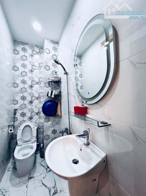 BÁN NHÀ ĐẸP PHÂN LÔ ĐƯỜNG HÀ HUY GIÁP, Thạnh Lộc, Q12. DT: 55m (5X11) 4 tầng CHỈ 7.1 TỶ - 3
