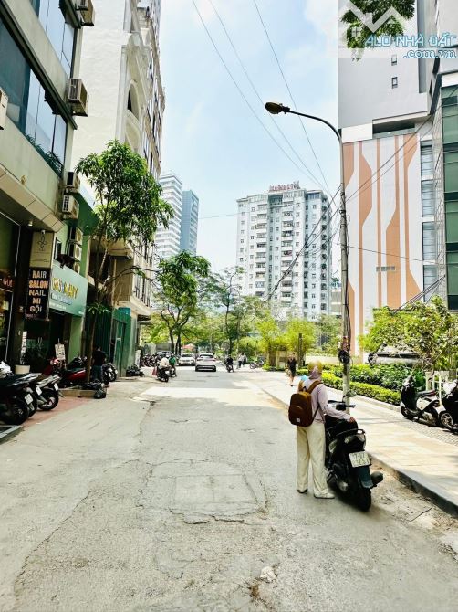 BÁN TOÀ VĂN PHÒNG LÊ VĂN LƯƠNG 120m2 - 8T THANG MÁY - MT 15m - 76 TỶ - HẦM - LÔ GÓC - KD - 4