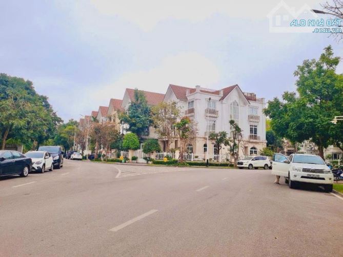 BIỆT THỰ SONG LẬP ANH ĐÀO VINHOMES RIVERSIDE - LONG BIÊN - KHÔNG GIAN SỐNG ĐẲNG CẤP CỦA - 4