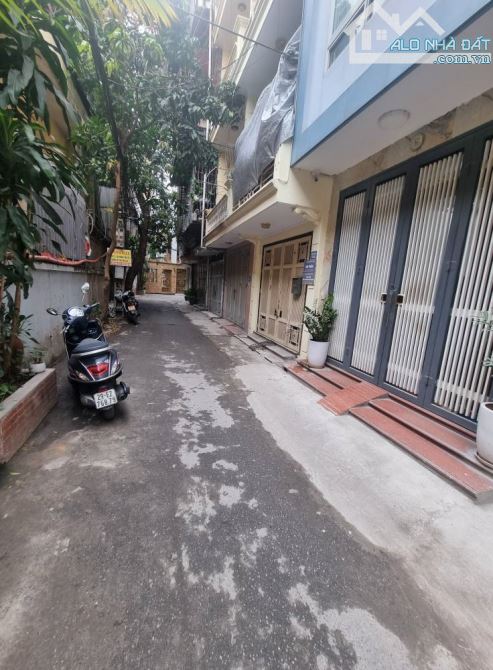 Bán NR Đường Láng, 15,8 tỷ, 39m2, 5PN, 6WC, 7T, mặt tiền 3,8m - 4