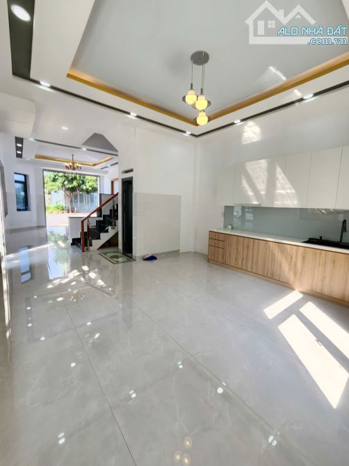 5Tỷ7__Nhà Phố Hoàn Công__góc 2 mặt tiền__đúc 3 tấm__KDC đồng bộ gần đường Liên Huyện 200m - 4