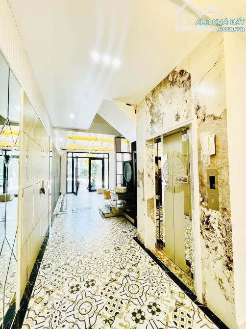 Bán nhà xây mới khu phân lô Thư Trung 2 gần đường 30m Văn Cao. DT 60m2 x 5T Thang Máy - 4
