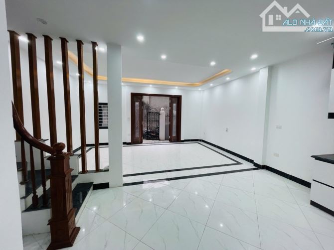 YÊN BỆ - LÔ GÓC - Ở NGAY - Ô TÔ GẦN, KD, 55mx4T, MT6m, 5 tỷ. - 4