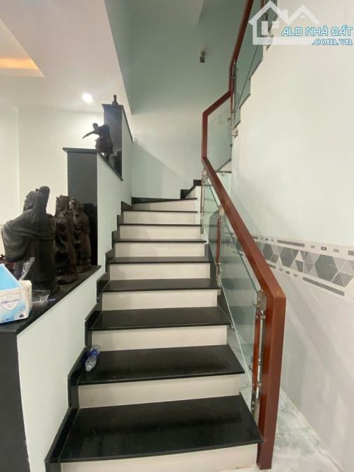 Bán nhà 5 tầng đường AN PHÚ ĐÔNG 1, phường AN PHÚ ĐÔNG ,Q12. dt100m²(5x20). Hẻm 5m - 4