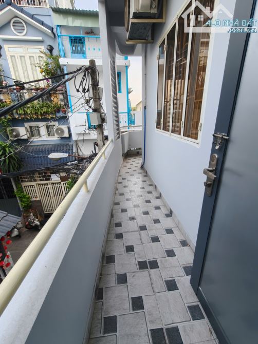 Bán nhà góc 2 MT đường Trần Bình Trọng Q.5 - 5.8x11m - 3 tầng giá chỉ 11.5 tỷ. - 4
