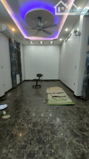 Bán Nhà ô tô đỗ, Thuý Lĩnh, Lĩnh Nam, Hoàng Mai. Gần Nguyễn Khoái. 68 m2. Giá : 10,5 Tỷ - 4