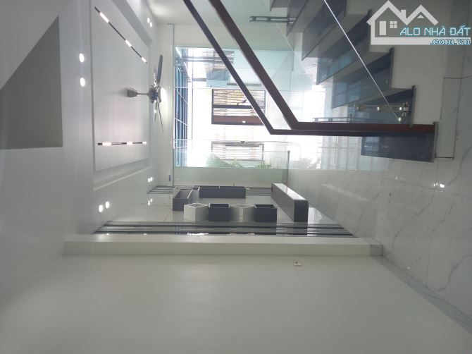 Nhà 3 tầng mới đẹp sân cổng ô tô View hồ - 5