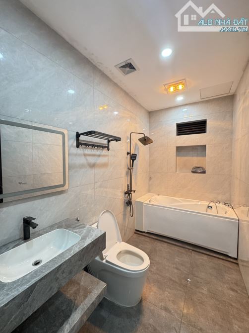 Nhà phố Nguyễn Văn Cừ – Nhà 6 tầng thang máy – Full nội thất – DT 70m² chỉ hơn 12 tỷ - 5