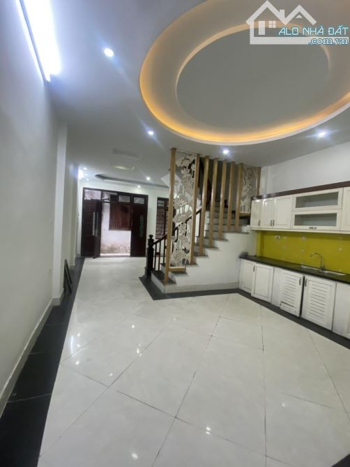 CHỈ 1 CĂN - NHÀ ĐẸP ĐỊNH CÔNG - PHÂN LÔ, Ô TÔ ĐỖ GẦN VÀNH ĐAI 2.5 - 5