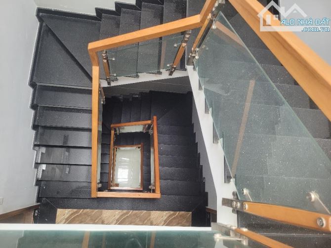 Nhà Bán 4 Lầu . Hẻm 8m . Phạm Văn Chiêu .Gò Vấp . 4 x18 . Chỉ 9 tỷ 8 - 5
