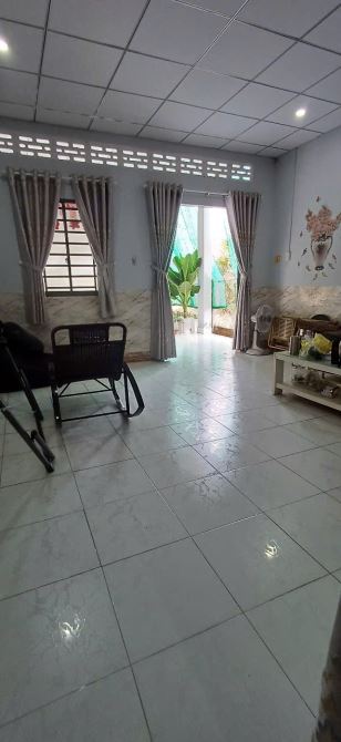 Tôi chính chủ 100%  bán nhà góc 2 mặt tiền 198m2 (9* 22),giá 1 tỷ 599, cách Tòa Thánh 2p - 5