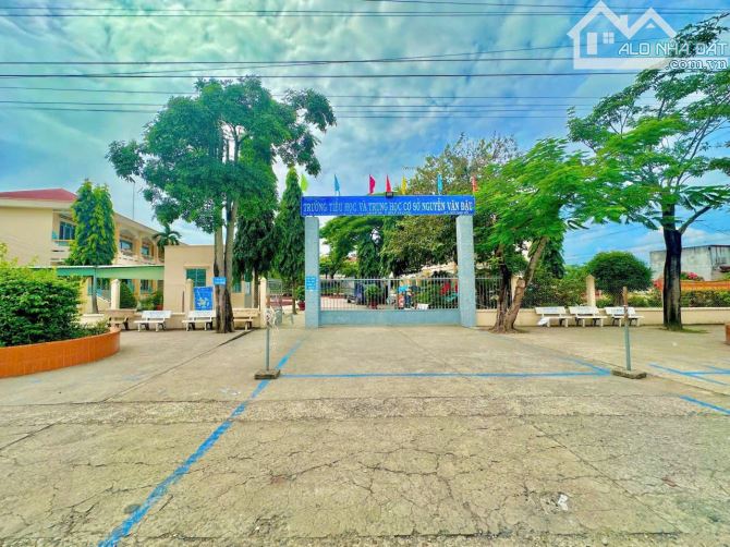 Bán đát MT nhựu Nguyễn Thị Tầm dt 1700m2 giá 1tỷ5 Bình Tịnh Tân Trụ Long An - 5