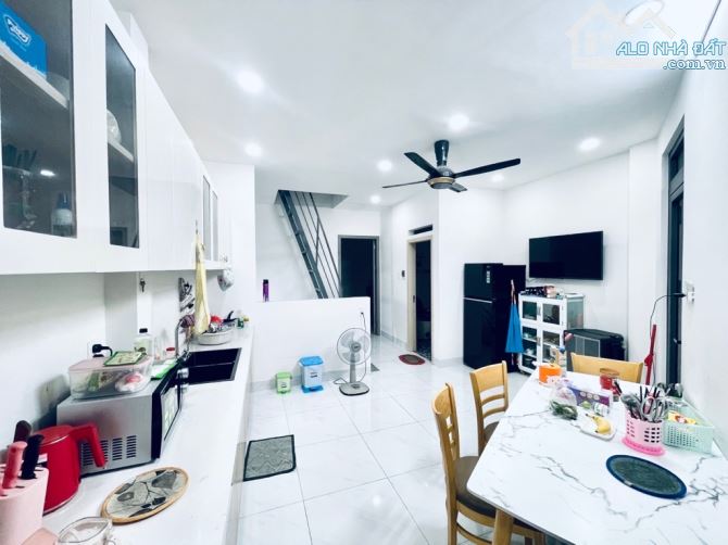 Mặt tiền Phạm Văn Đồng P.3 GV - 4 tầng 42m2 ngang 5,4m - Nhỉnh 11 tỷ - 5