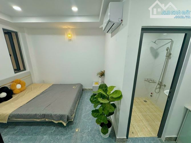 CHDV Ngay Đại Học Công Nghiệp ! DT 4.25x22m , 5 Tấm Thang Máy, Thu Nhập khoán 37 tr/tháng - 5