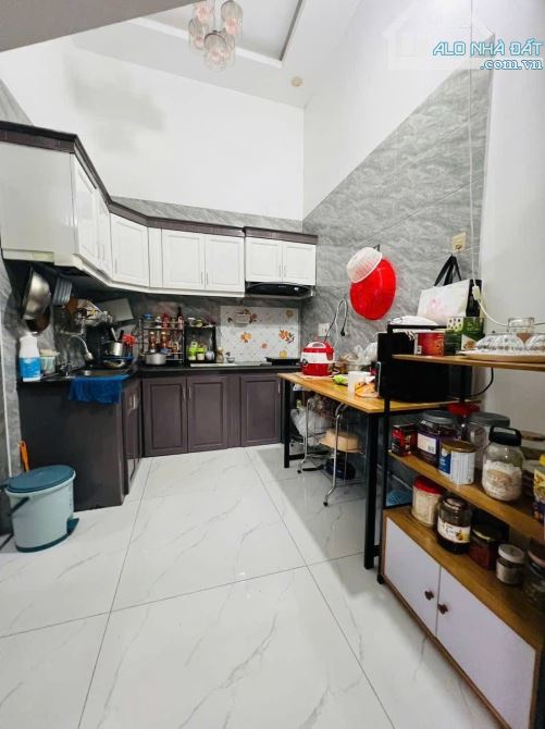 🏘️🏘️🏘️Bán nhà xây 3 tầng độc lập, nông gần mặt đường. Trung tâm ngã tư Nguyễn Cộng Hoà, - 4