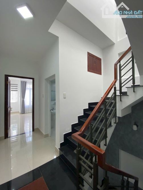Ngay 3/2 Quận 10-37M2-4 TẦNG- HẺM XH cách 1 căn --chỉ Nhỉnh 7Tỷ - 5