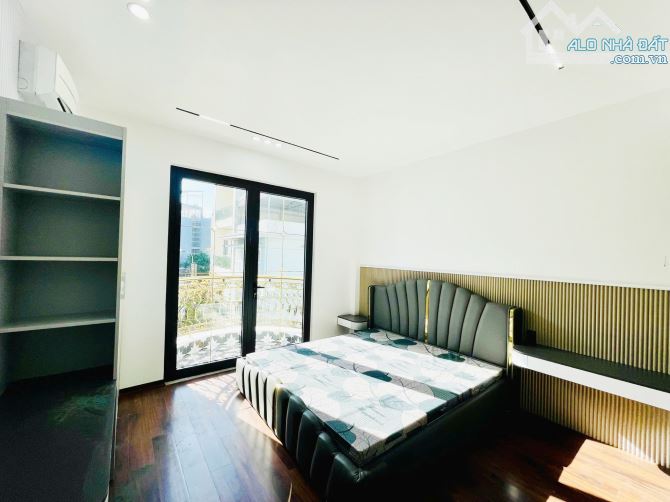 Bán nhà xây mới khu phân lô Thư Trung 2 gần đường 30m Văn Cao. DT 60m2 x 5T Thang Máy - 6