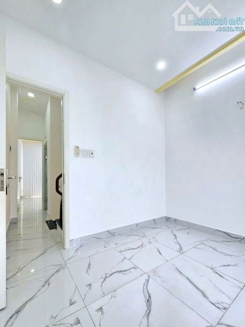 Bán nhà hẻm 6m Huỳnh Tấn Phát, Dt 3x12m, 3 lầu, ST. Giá 2,85 tỷ - 6