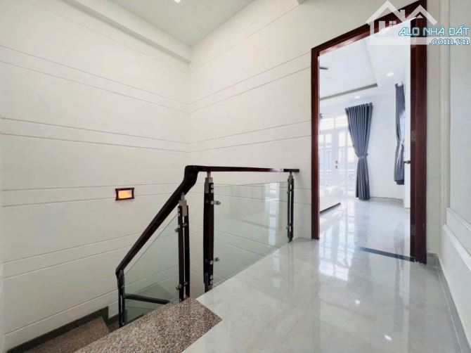 Bán nhà mặt tiền hẻm 76 Dương Cát Lợi, Nhà Bè, DT 5,5x12m, 3 lầu. Giá 6,95 tỷ - 6