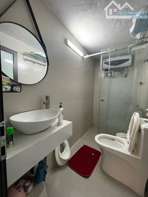 Bán nhà Trần Khát Chân 48m2, 4T, mt 4.3m, dân xây, bagac đỗ cửa, có sân cổng riêng. 9.3 tỷ - 6