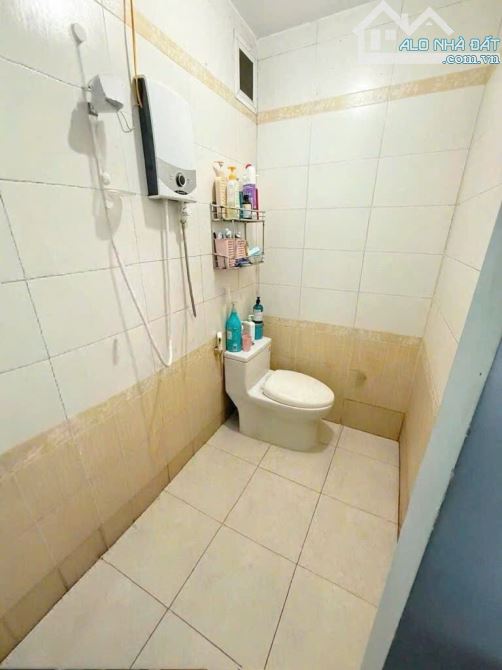 Nhà mặt tiền 12m, P. Tân Kiểng. 70m2 - Ngang to - 7 phòng - Dòng tiền khủng - Chỉ hơn 10ty - 6