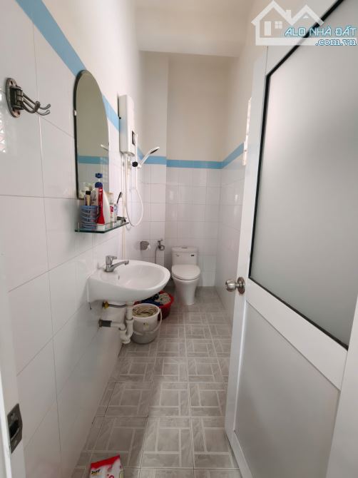Bán nhà góc 2 MT đường Trần Bình Trọng Q.5 - 5.8x11m - 3 tầng giá chỉ 11.5 tỷ. - 6