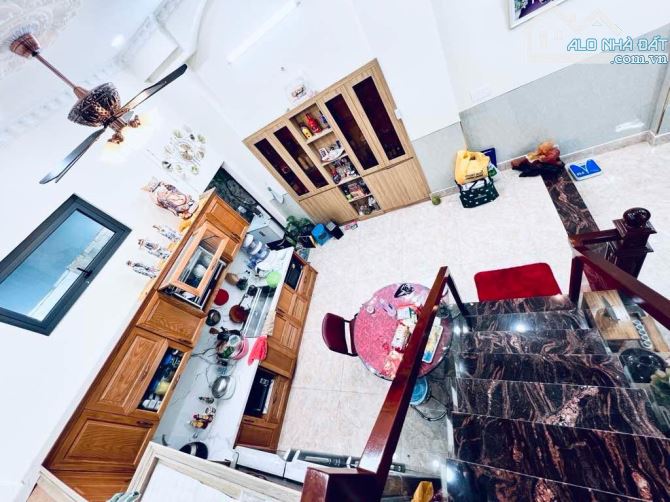 BÁN NHÀ ĐẸP PHÂN LÔ ĐƯỜNG HÀ HUY GIÁP, Thạnh Lộc, Q12. DT: 55m (5X11) 4 tầng CHỈ 7.1 TỶ - 6