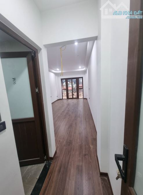Bán NR Đường Láng, 15,8 tỷ, 39m2, 5PN, 6WC, 7T, mặt tiền 3,8m - 7