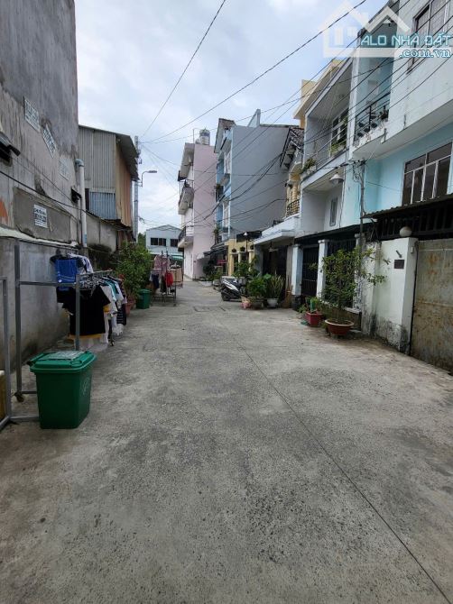NHÀ 3 TẦNG – HẺM XE HƠI 6M – HOÀN CÔNG CHUẨN – TT. NHÀ BÈ – GIÁ CHỈ 5,5 TỶ (CÒN BỚT) - 8