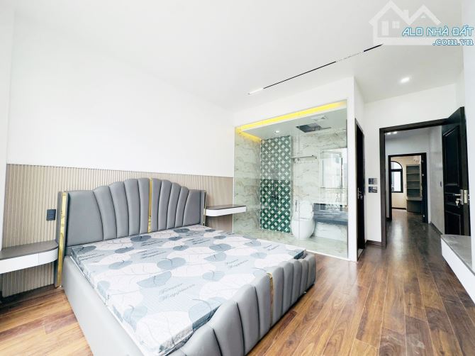 Bán nhà xây mới khu phân lô Thư Trung 2 gần đường 30m Văn Cao. DT 60m2 x 5T Thang Máy - 8
