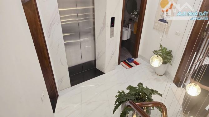 BÁN TOÀ NHÀ NGUYỄN KHÁNH TOÀN 116m2x8T THANG MÁY, MT 23m - 69 TỶ - LÔ GÓC - ÔTÔ TRÁNH - KD - 9