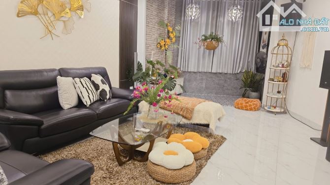 Nguyễn Khánh Toàn - siêu hiếm Tòa nhà 8 tầng mặt tiền 25m vỉa hè rộng - 9