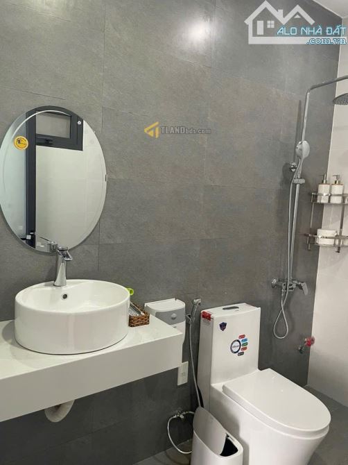 Homestay hiện đại có view TP trung tâm P3 Đà Lạt 86m2 6PN chỉ 7 tỷ - 9