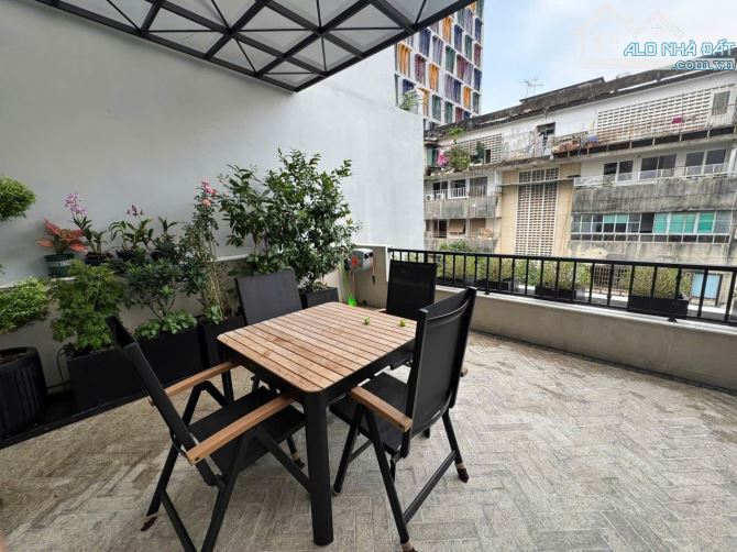 Bán Biệt thự mặt tiền ngay Hai Bà Trưng, Q1, 8,5mx19m, 4 lầu, nội thất Cao cấp, giá 79 tỷ. - 9