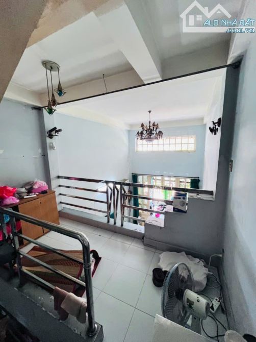 Bán nhà MT Hồ Thành Biên, P5 Q8. DT 54.2m2. Giá chỉ 7.99tỷ - 9