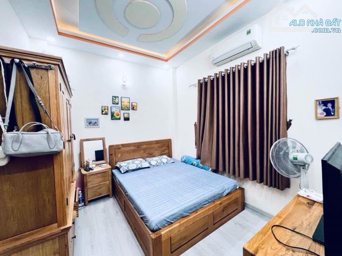 BÁN NHÀ ĐẸP PHÂN LÔ ĐƯỜNG HÀ HUY GIÁP, Thạnh Lộc, Q12. DT: 55m (5X11) 4 tầng CHỈ 7.1 TỶ - 9