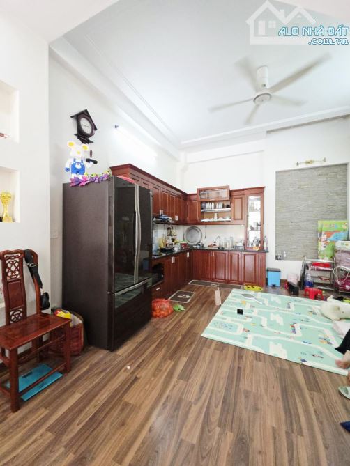 Nhà 4T *MAN BỒI GỐC GĂNG BA LA*VỈA HÈ RỘNG,ĐƯỜNG THÔMG,KINH DOANH ĐA NGÀNH NGHỀ. - 2