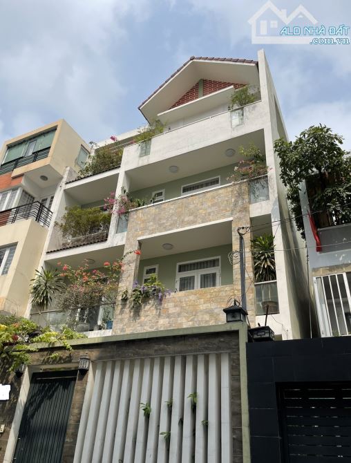 Bán nhà Nguyễn Thị Huỳnh- Dt: 7x18m—3 tầng - giá 27,9 tỷ