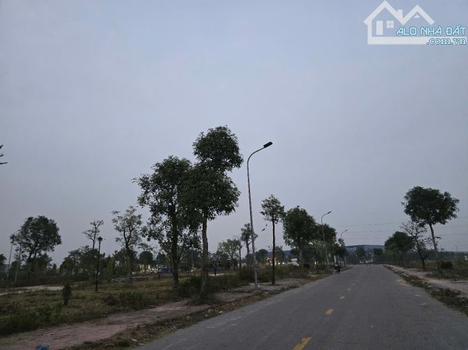 Bán lô góc An Bình Vọng Đông . dt 153,89m . mt 7,02m . hướng ĐN & TN . giá 5ty3