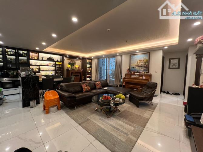 🏠 BÁN GẤP NHÀ MẶT PHỐ KIM MÃ - 105M² XÂY 5 TẦNG - MẶT TIỀN 5M SIÊU ĐẸP - VỈA HÈ RỘNG