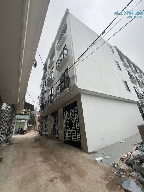 Bán nhà 4 tầng 35m2 Long Châu - Chương Mỹ ô tô đỗ gần cách QL6 hơn 1km giá 2.48 tỷ