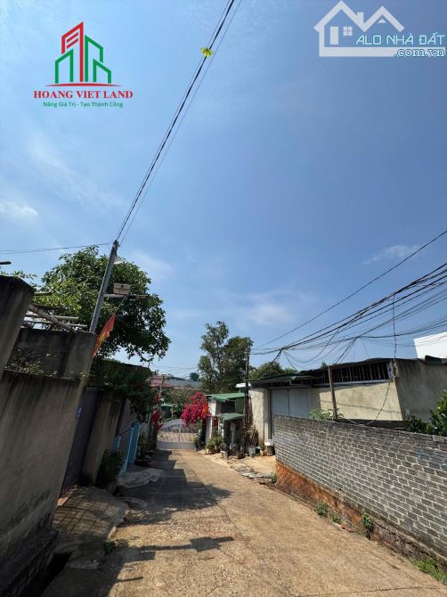 10M ĐẤT HẺM ĐỖ XUÂN HỢP. PHƯỜNG TÂN LỢI, DT: 10X24M, H: ĐÔNG, GIÁ 4,2 TỶ