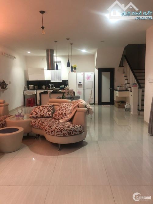 Ngộp ngân hàng bán nhà MT Trưng Nữ Vương gần bx Tây Ninh, F1, tp Tây Ninh, dt 5.5x32m